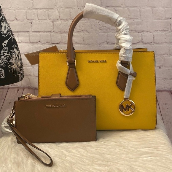 Michael Kors SHEILA Medium CZ Satchel/JET SET TRAVEL Double Zip Wallet 2pc Set - Picture 1 of 9
